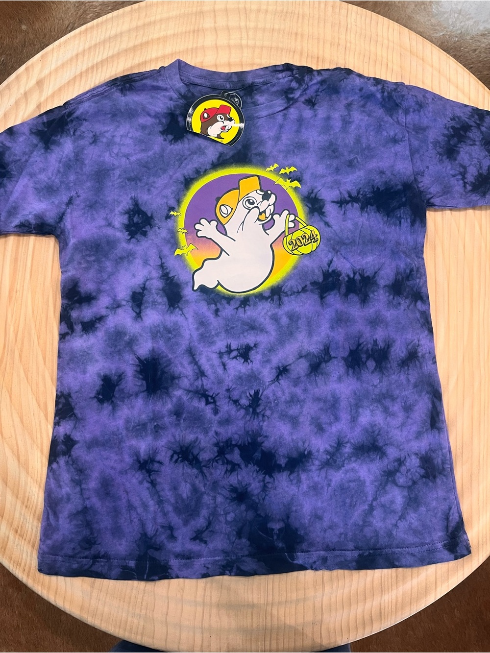 NWT Glow in the Dark Buc-ee's Purple Tie-Dye Tee w/ Logo “Hey Boo!” Sz YM
